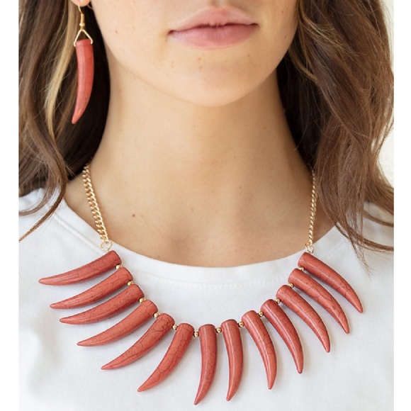 4 for $20 🤎🧡 Brown Tusk Tundra Wild Fringe Necklace & Earrings - Picture 3 of 3